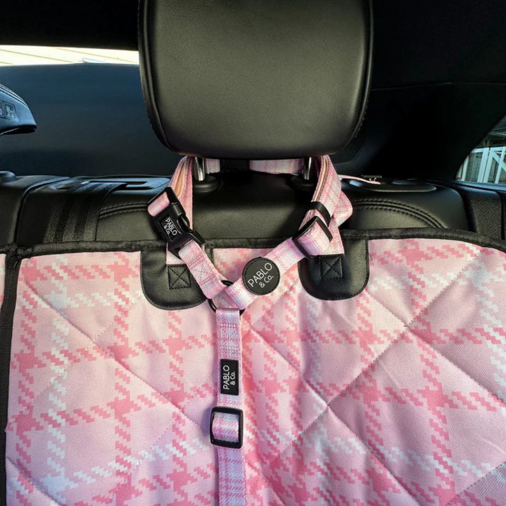 Pablo and Co headrest car restraint - Pink houndstooth